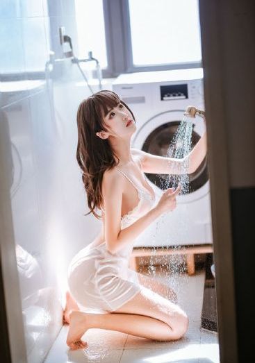 八尺夫人在线播放_1080P高清在线